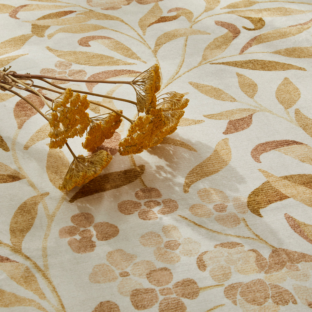 Liberty -Floral - Washable -  LIB302 IVGLD (Concept Looms)