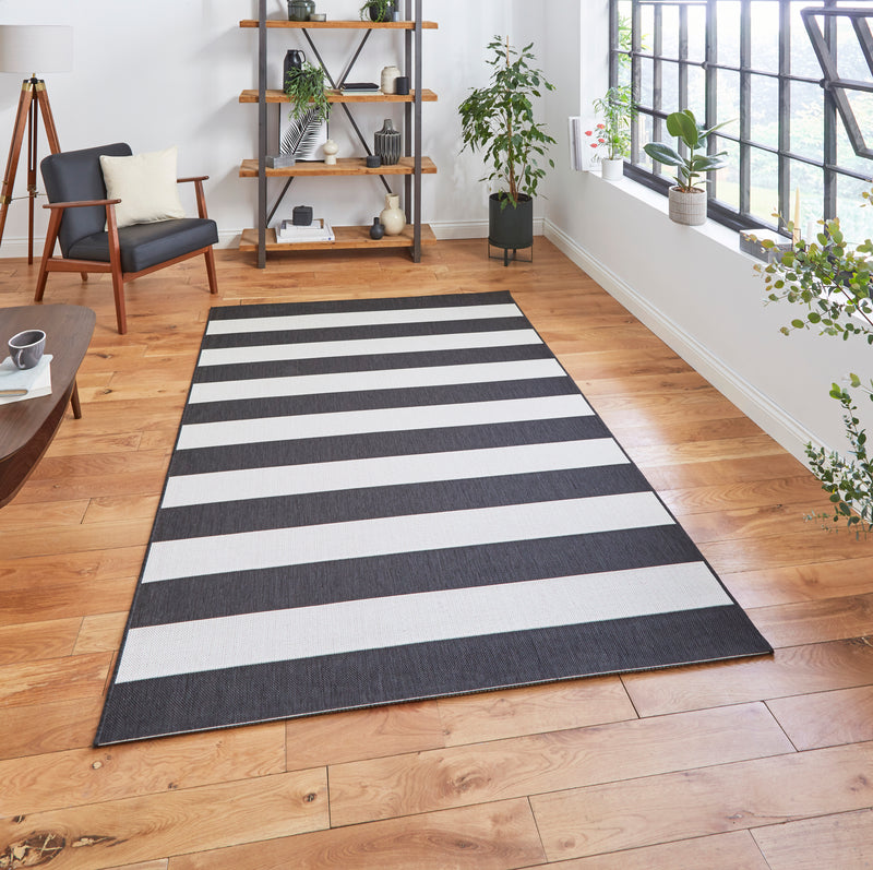 Santa Monica - Indoor / Outdoor - Black / White  48644