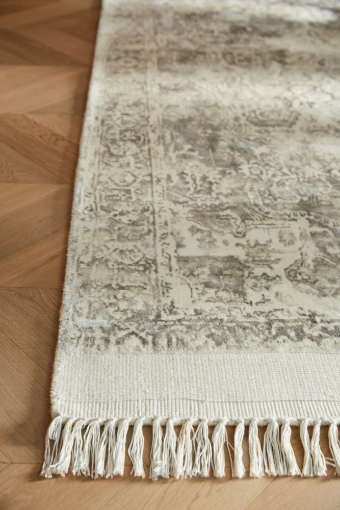 Vintage Fringe- Mocha / Oyster - Rug Guru- Phoenox Rugs